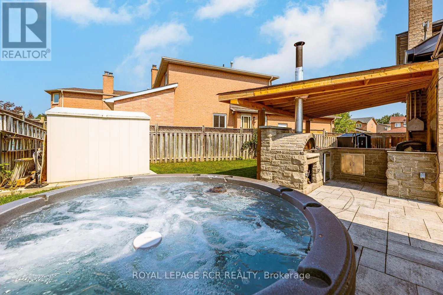 44 FOUNTAINBRIDGE DRIVE