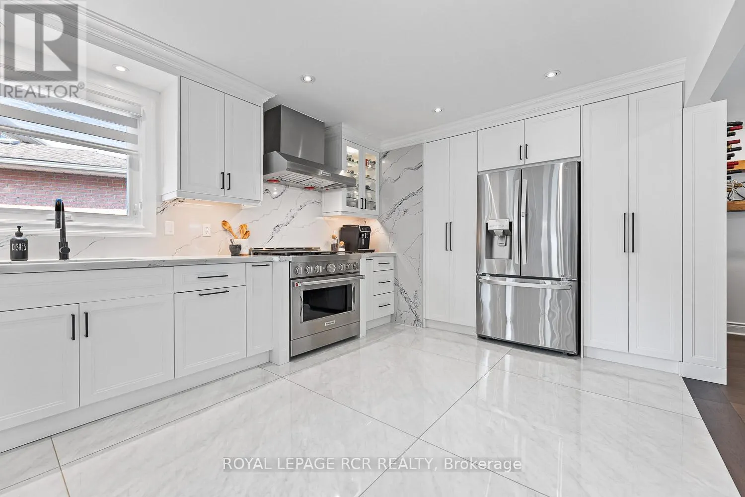 44 FOUNTAINBRIDGE DRIVE