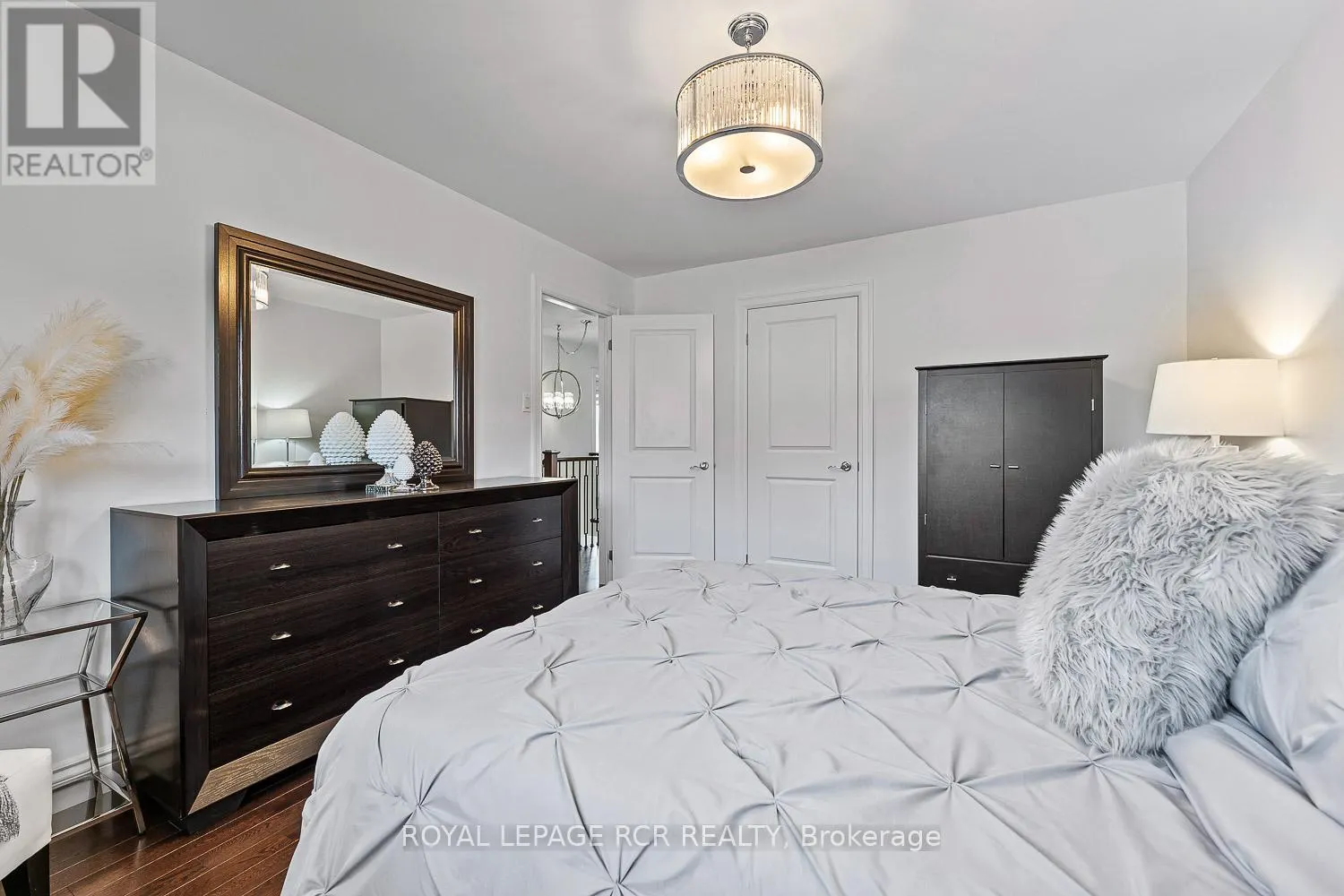 44 FOUNTAINBRIDGE DRIVE