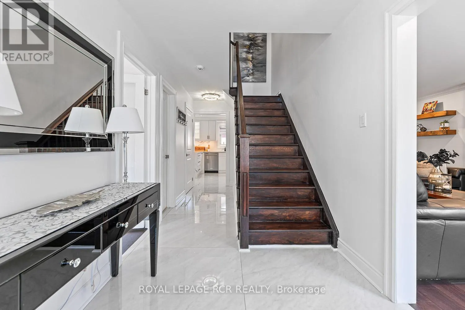 44 FOUNTAINBRIDGE DRIVE