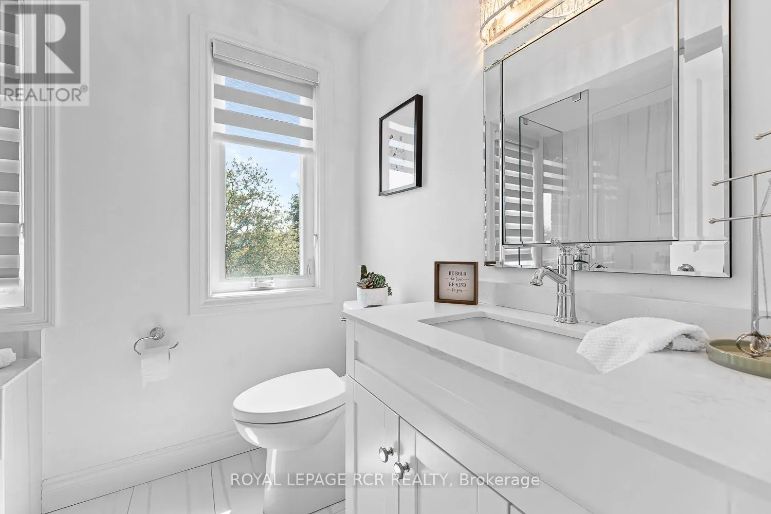 44 FOUNTAINBRIDGE DRIVE