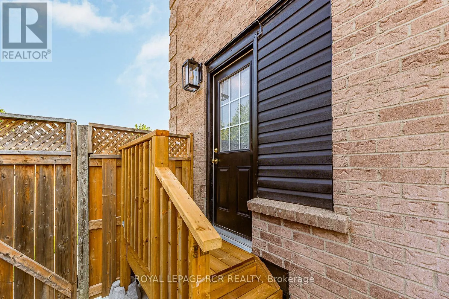 44 FOUNTAINBRIDGE DRIVE
