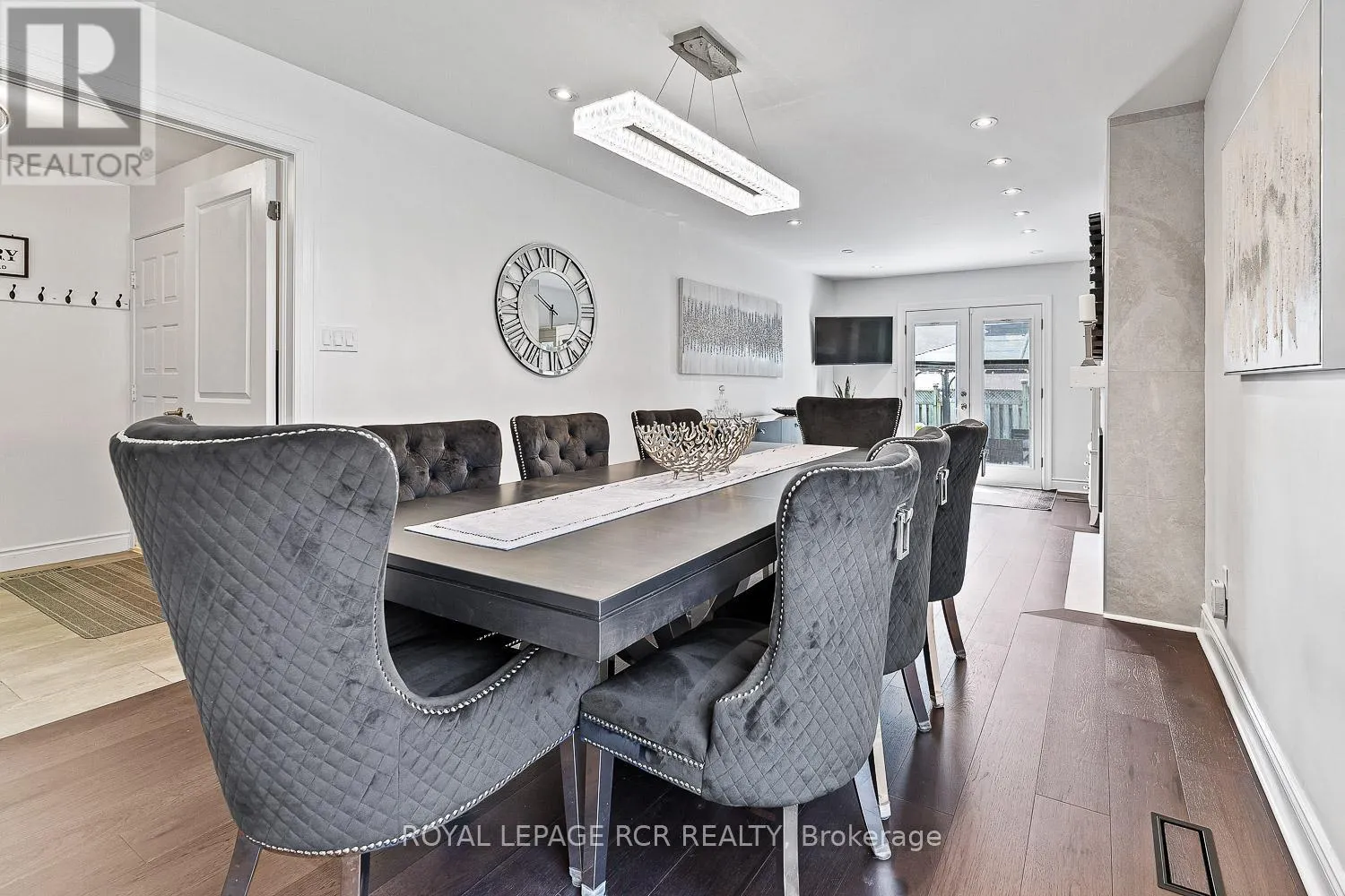 44 FOUNTAINBRIDGE DRIVE