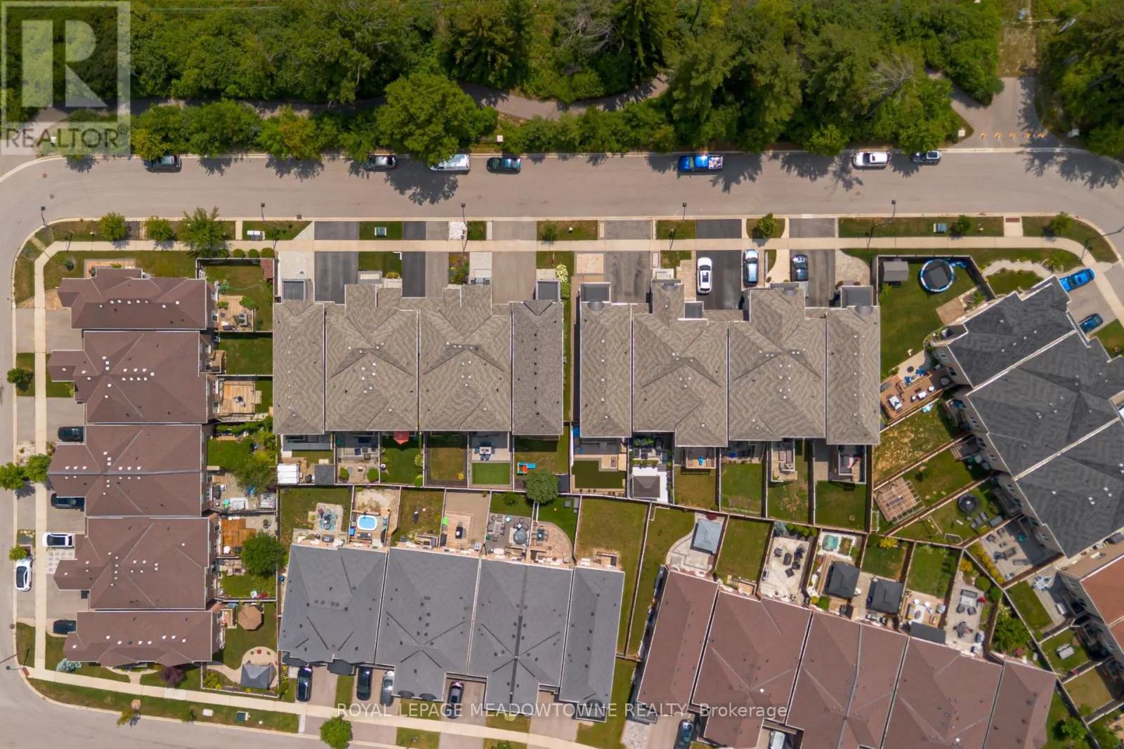 43 RIDGEGATE CRESCENT