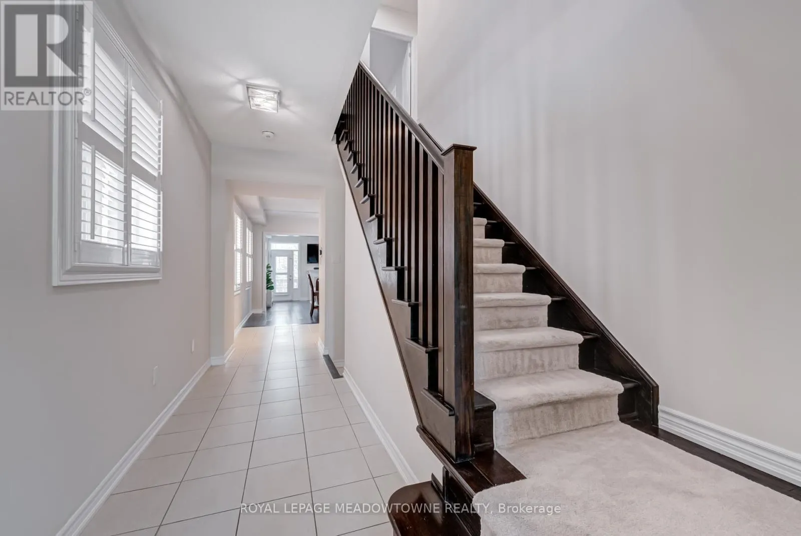 43 RIDGEGATE CRESCENT