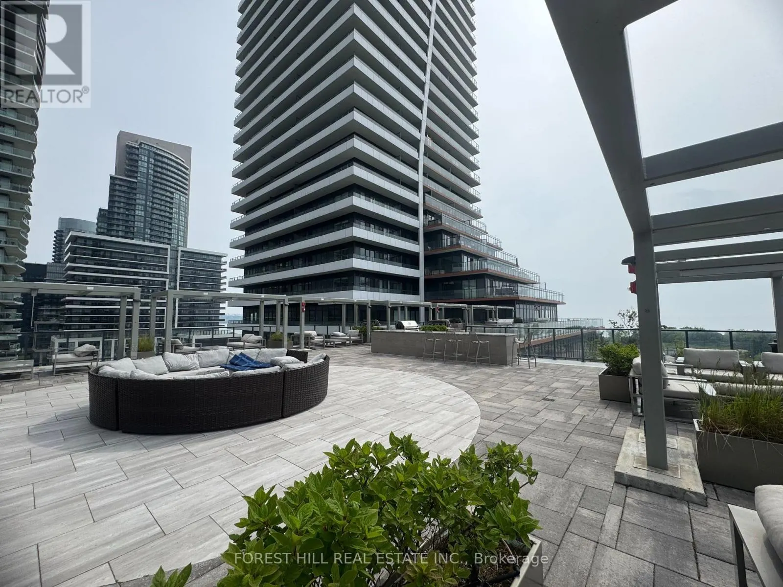 1922 - 30 SHORE BREEZE DRIVE