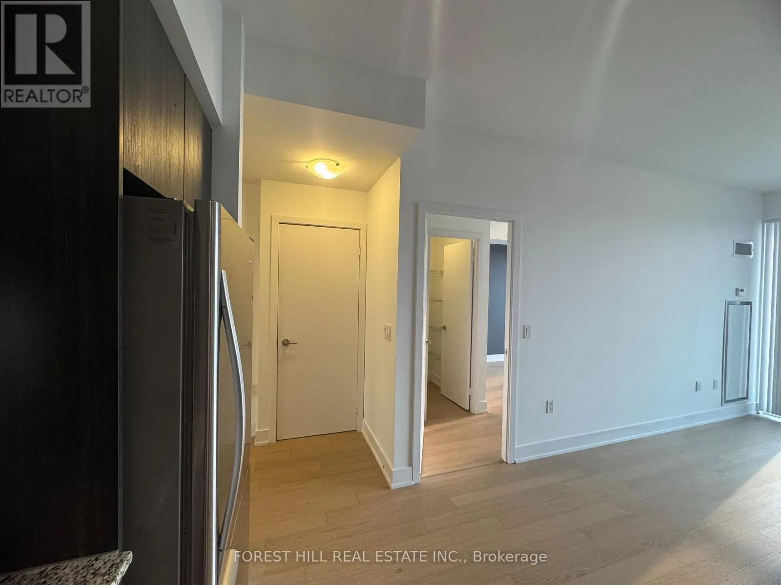 1922 - 30 SHORE BREEZE DRIVE
