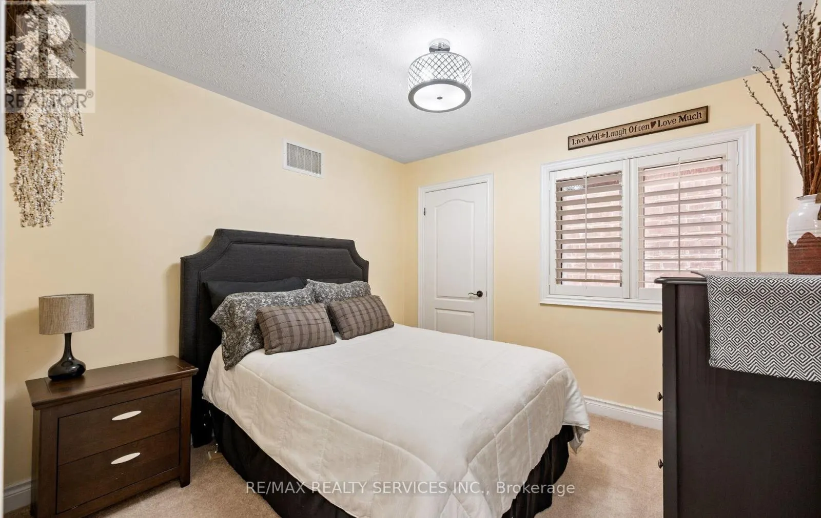 85 WATERVILLE WAY