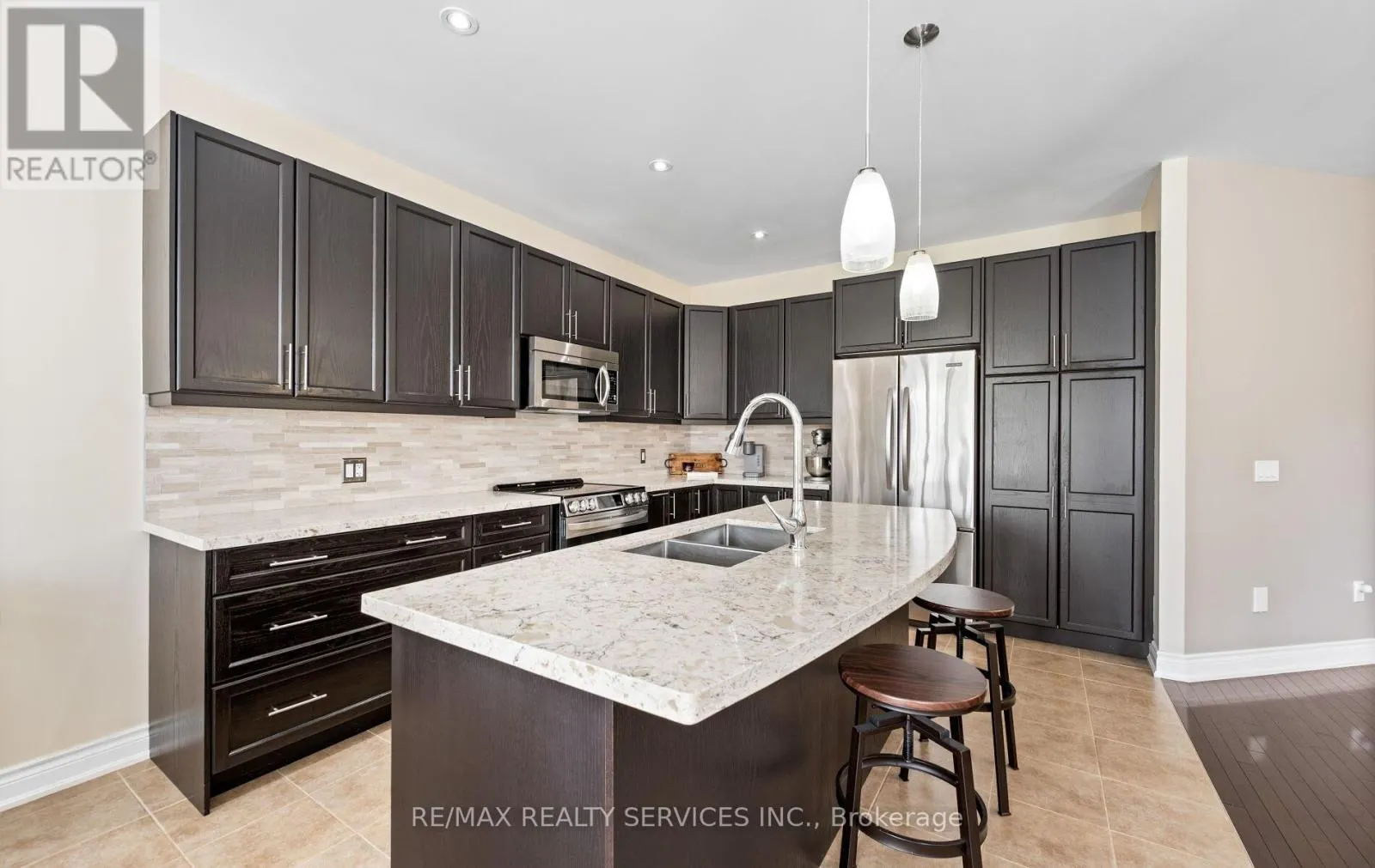 85 WATERVILLE WAY