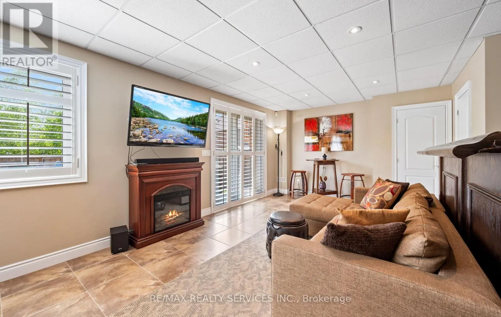 85 WATERVILLE WAY