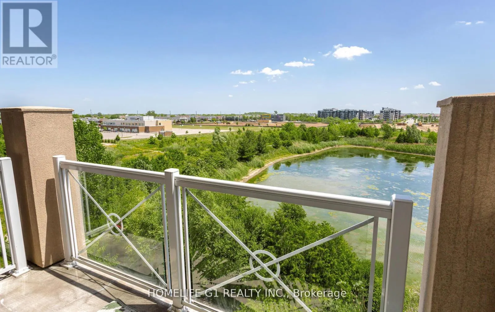 403 - 1370 COSTIGAN ROAD