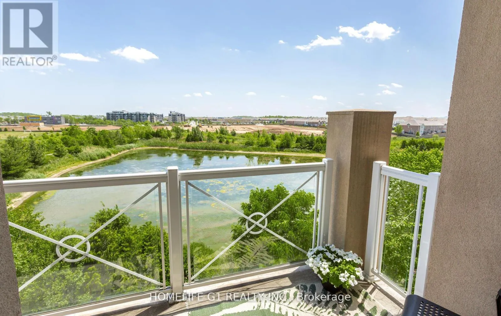 403 - 1370 COSTIGAN ROAD
