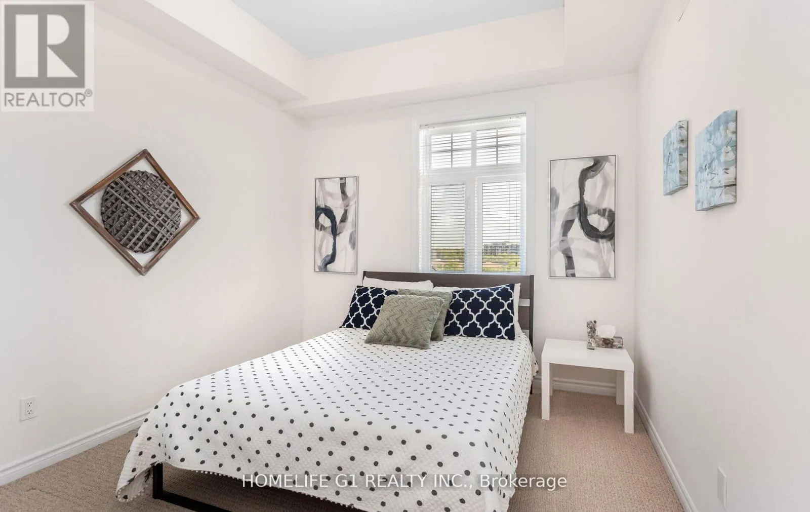 403 - 1370 COSTIGAN ROAD