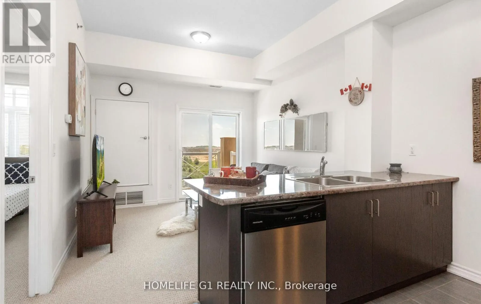 403 - 1370 COSTIGAN ROAD