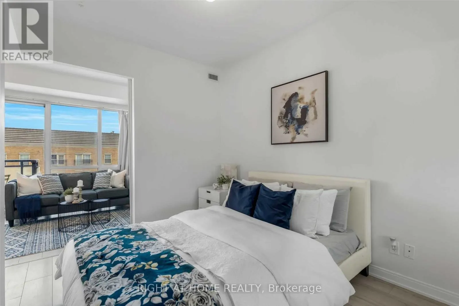 410 - 760 THE QUEENSWAY