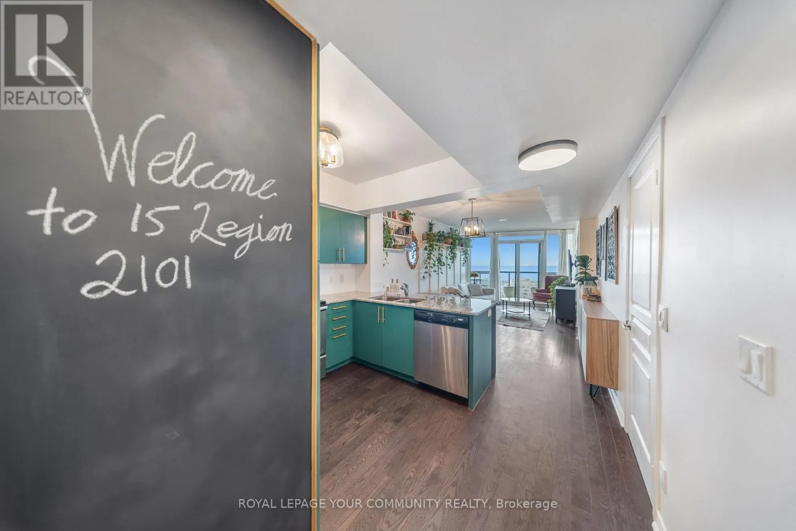 2101 - 15 LEGION ROAD