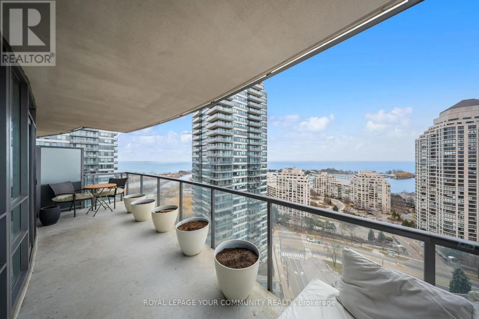 2101 - 15 LEGION ROAD