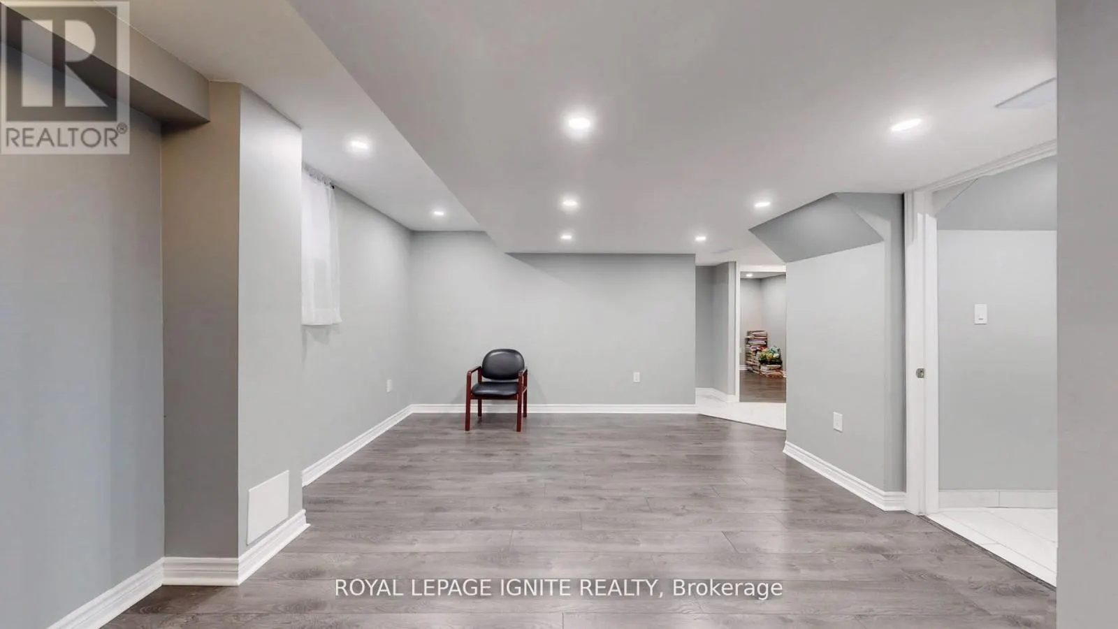 546 KENNEDY CIRCLE W