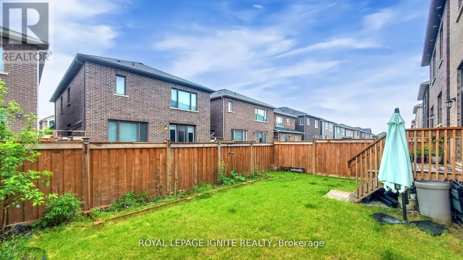 546 KENNEDY CIRCLE W