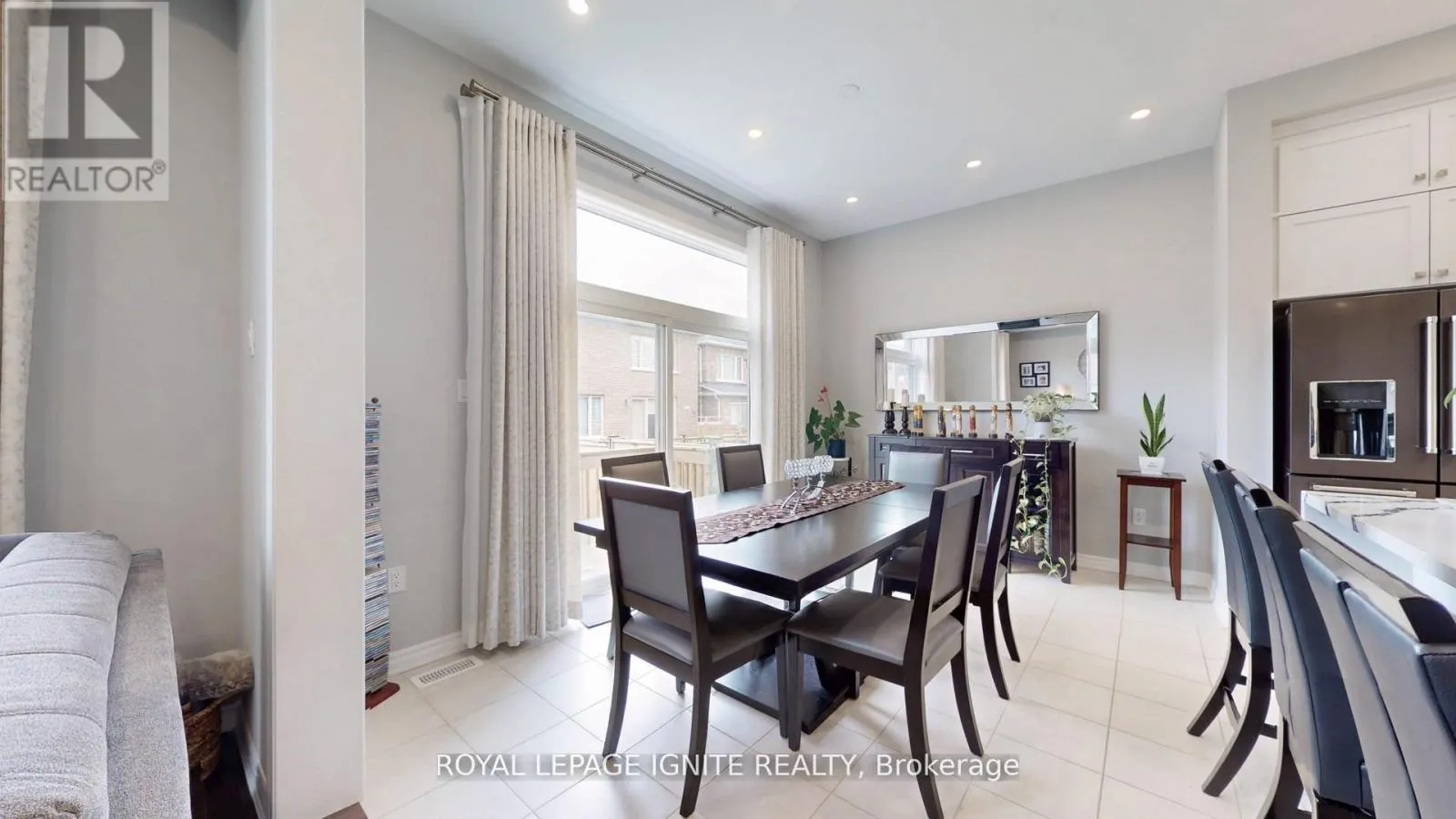 546 KENNEDY CIRCLE W