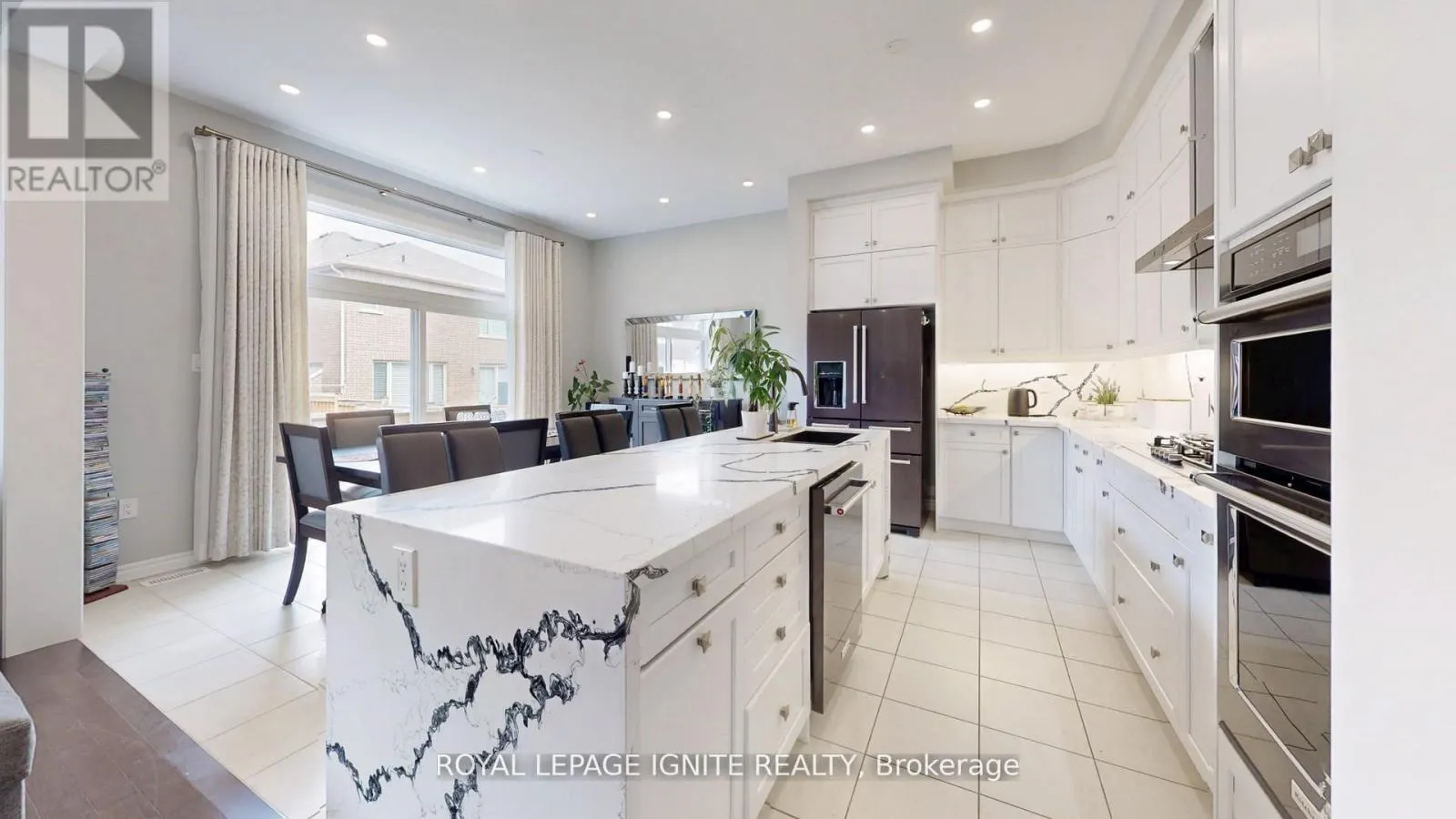 546 KENNEDY CIRCLE W
