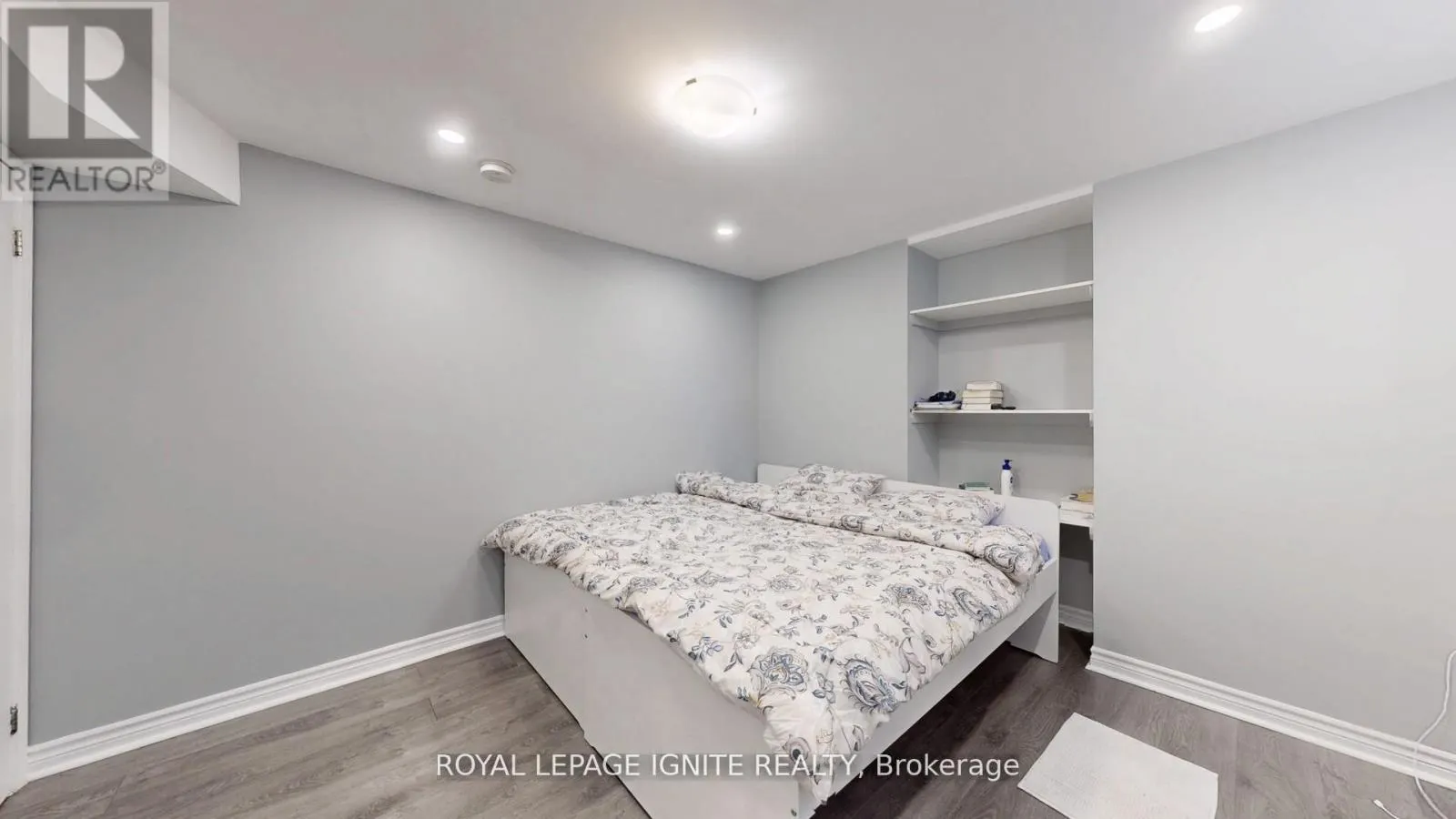 546 KENNEDY CIRCLE W