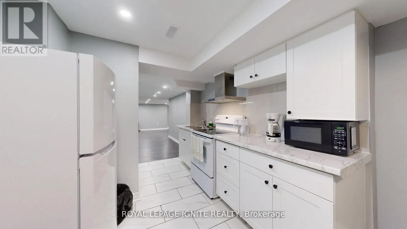 546 KENNEDY CIRCLE W