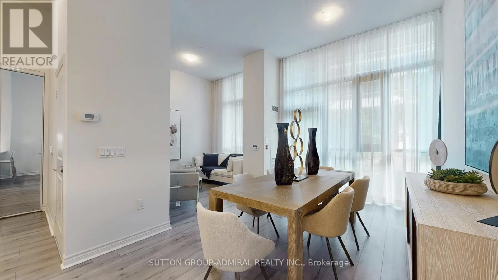 TH 101 - 39 ANNIE CRAIG DRIVE
