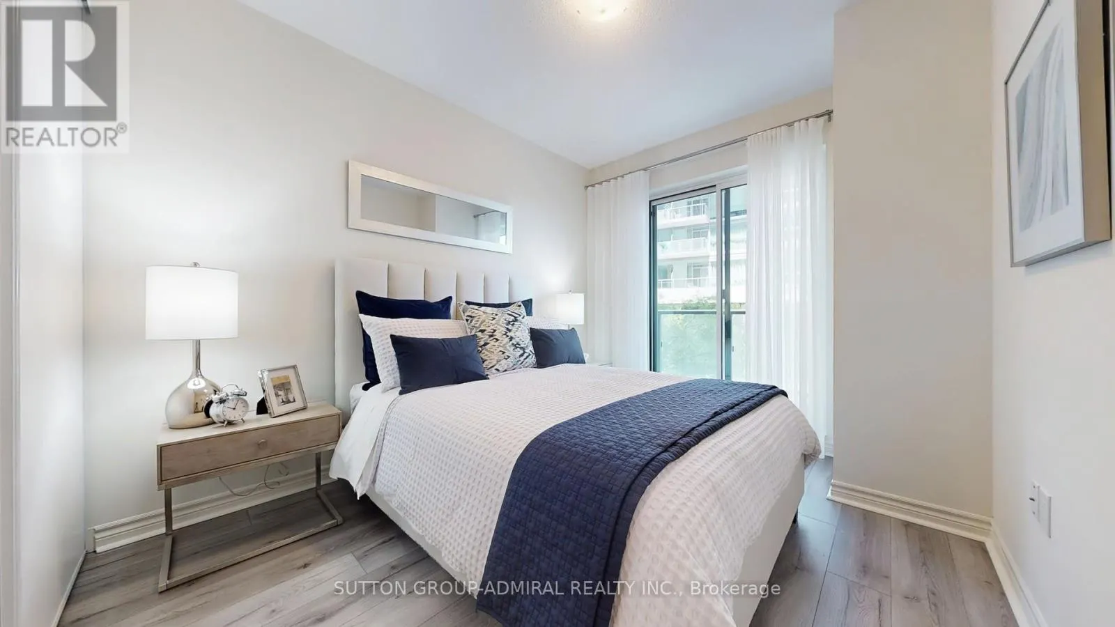 TH 101 - 39 ANNIE CRAIG DRIVE
