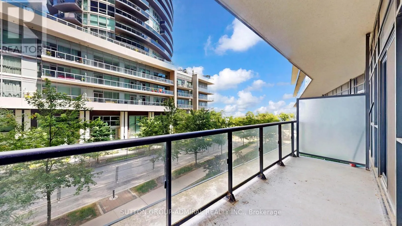 TH 101 - 39 ANNIE CRAIG DRIVE