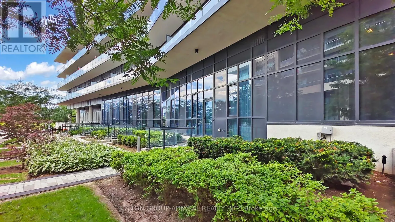 TH 101 - 39 ANNIE CRAIG DRIVE