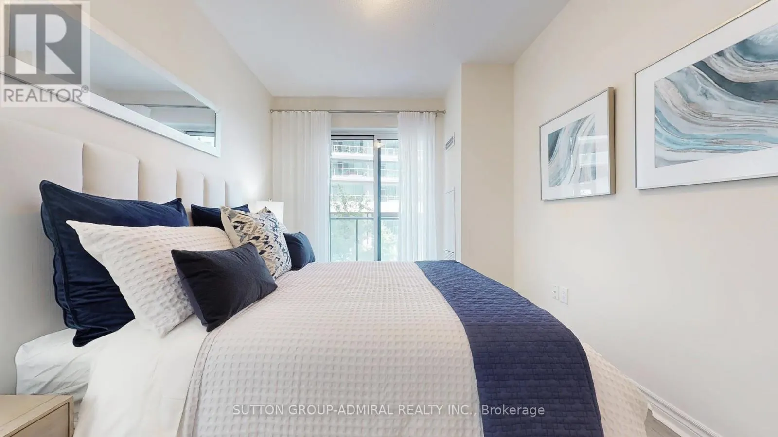 TH 101 - 39 ANNIE CRAIG DRIVE
