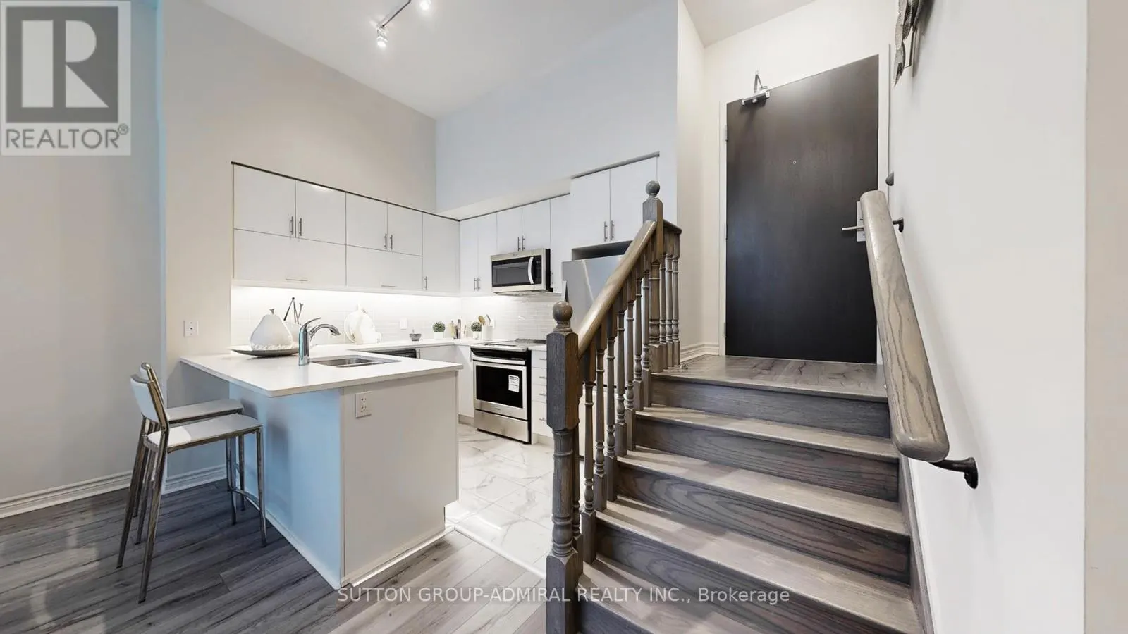 TH 101 - 39 ANNIE CRAIG DRIVE