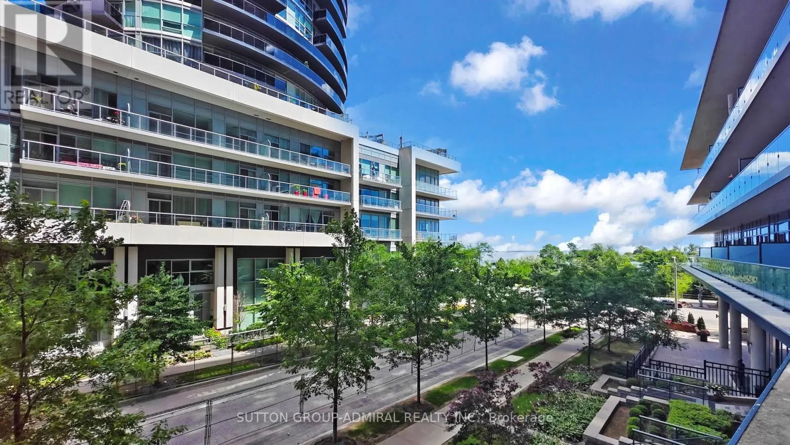 TH 101 - 39 ANNIE CRAIG DRIVE