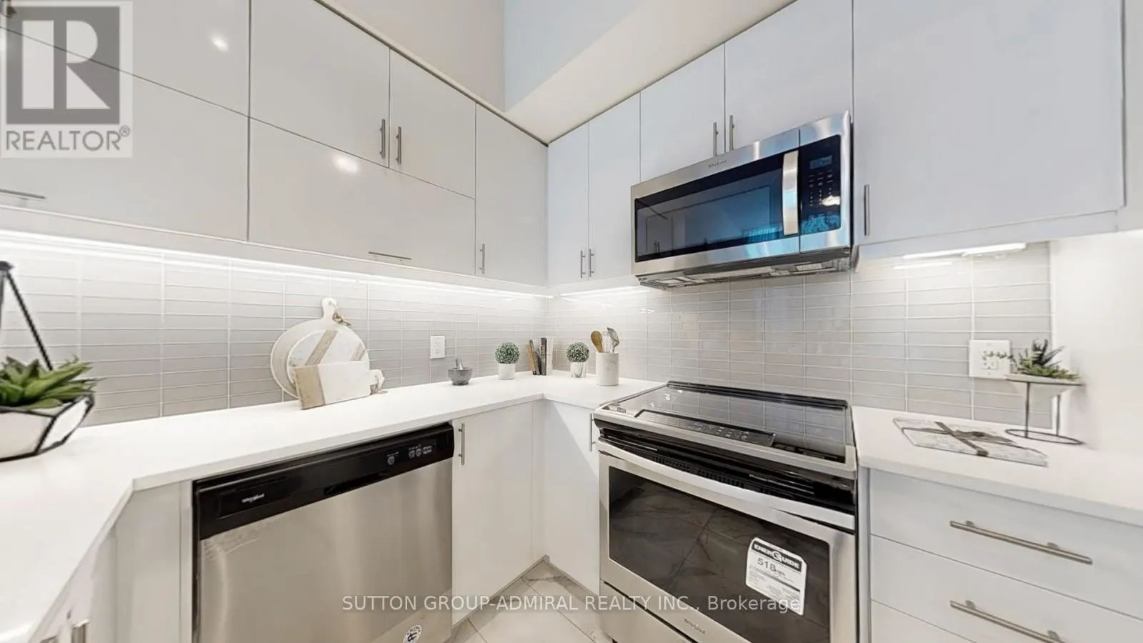 TH 101 - 39 ANNIE CRAIG DRIVE