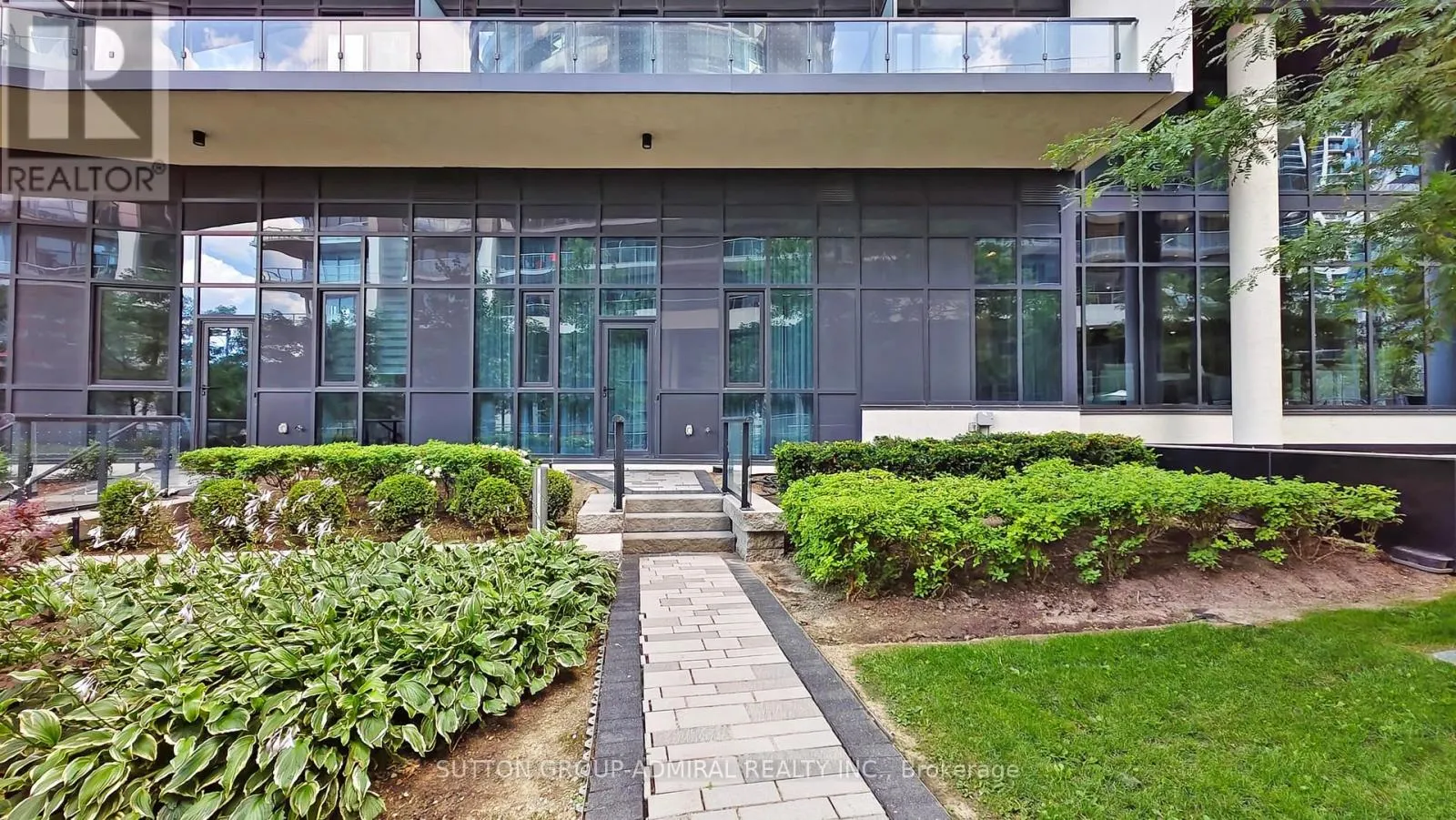 TH 101 - 39 ANNIE CRAIG DRIVE