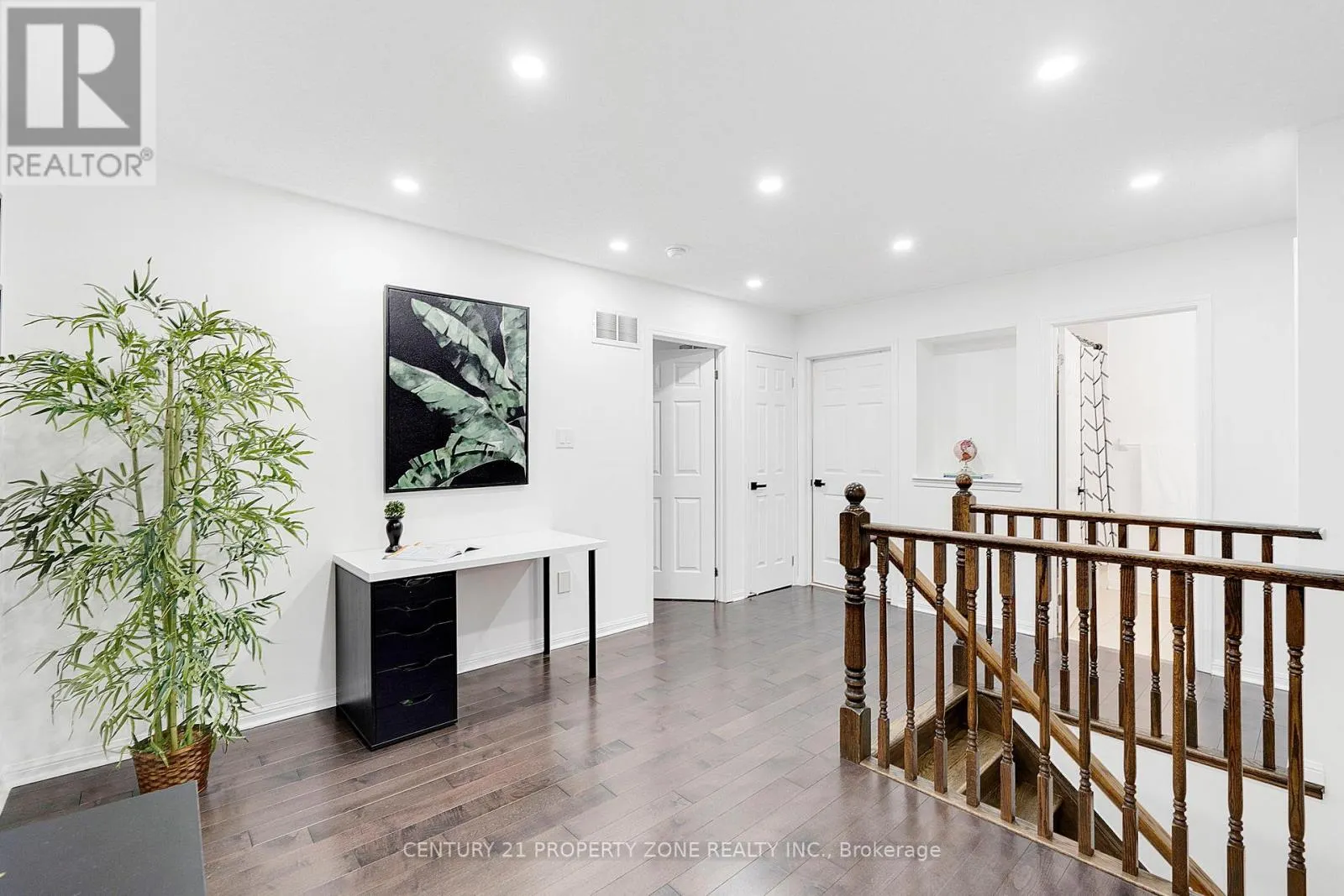 290 WOODLEY CRESCENT