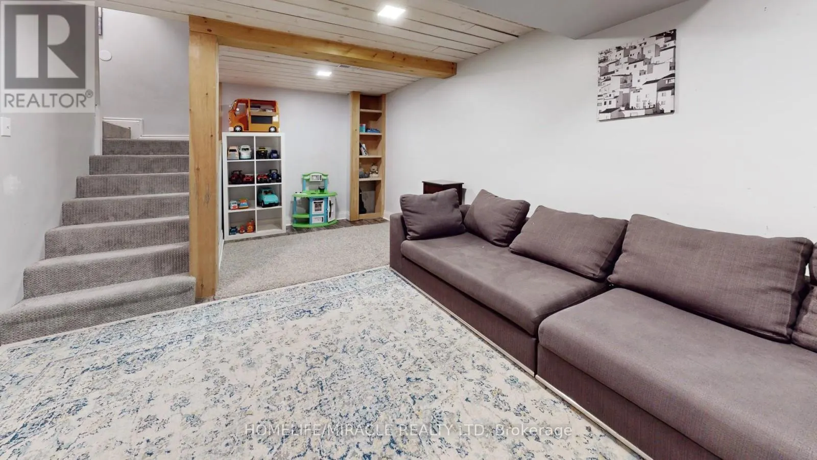 126 MOWAT CRESCENT