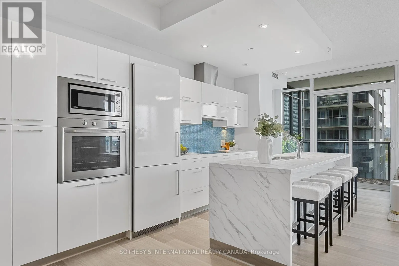 608 - 88 PARK LAWN ROAD
