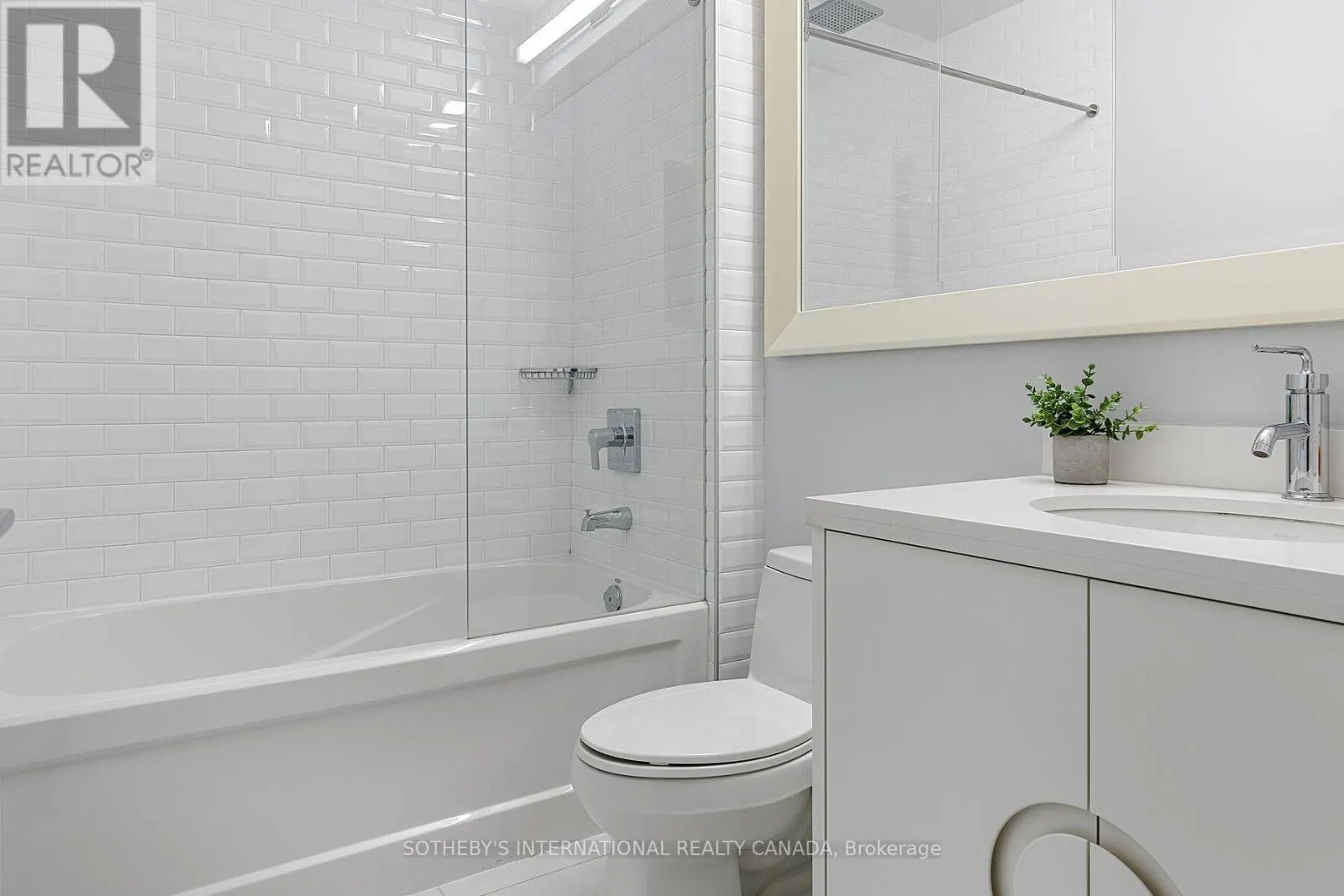 608 - 88 PARK LAWN ROAD