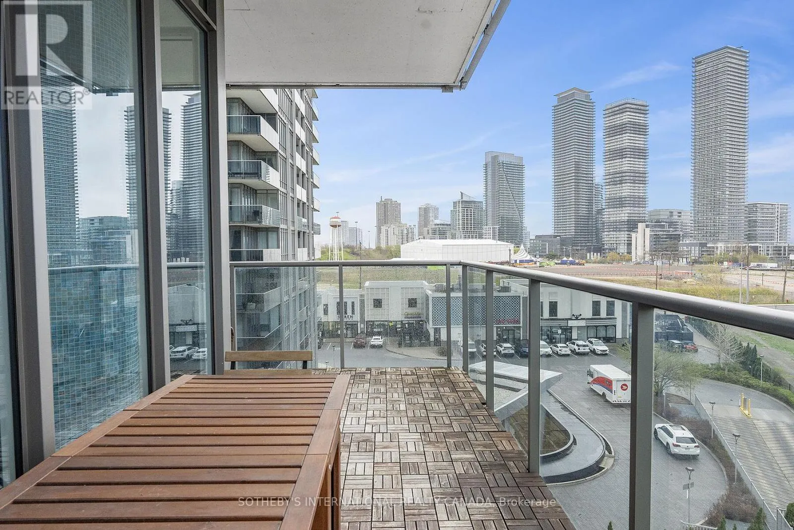 608 - 88 PARK LAWN ROAD