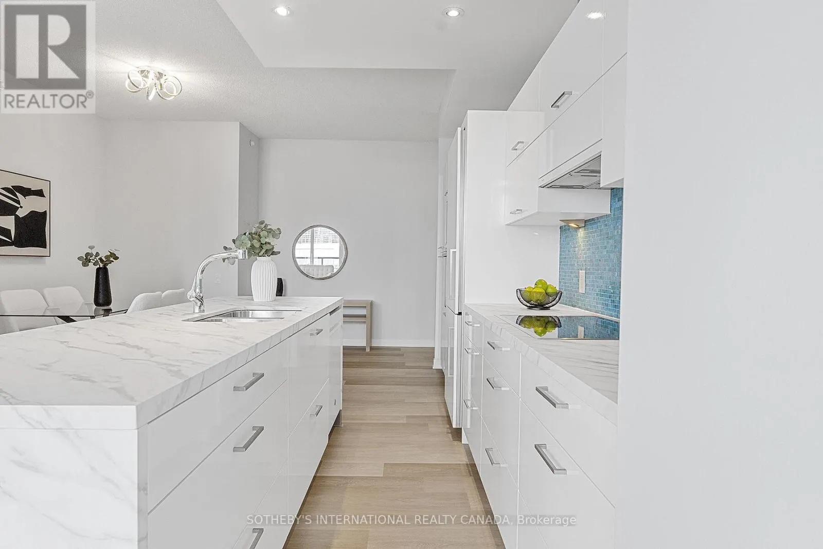 608 - 88 PARK LAWN ROAD
