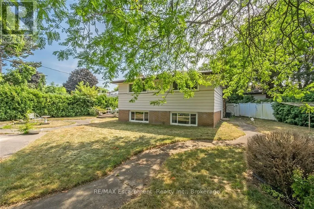 231 BARRYMORE COURT
