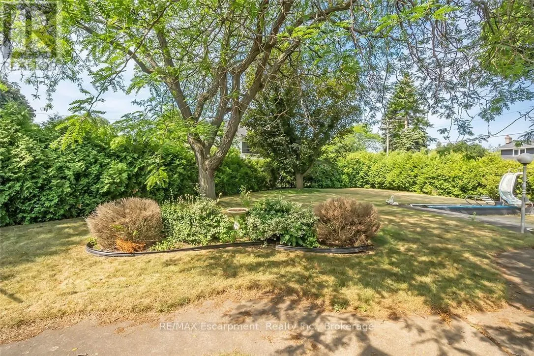 231 BARRYMORE COURT