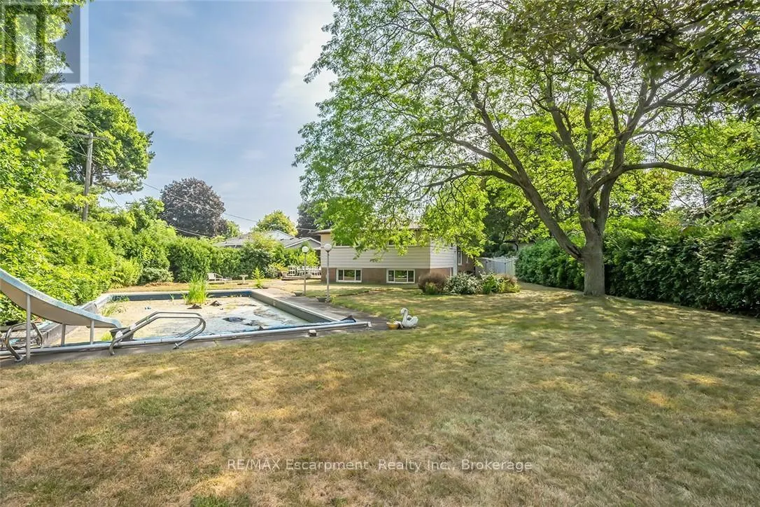 231 BARRYMORE COURT