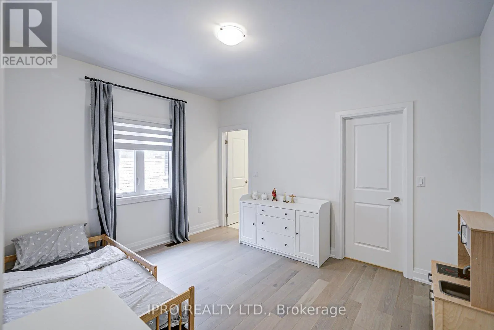 446 THORNBORROW COURT
