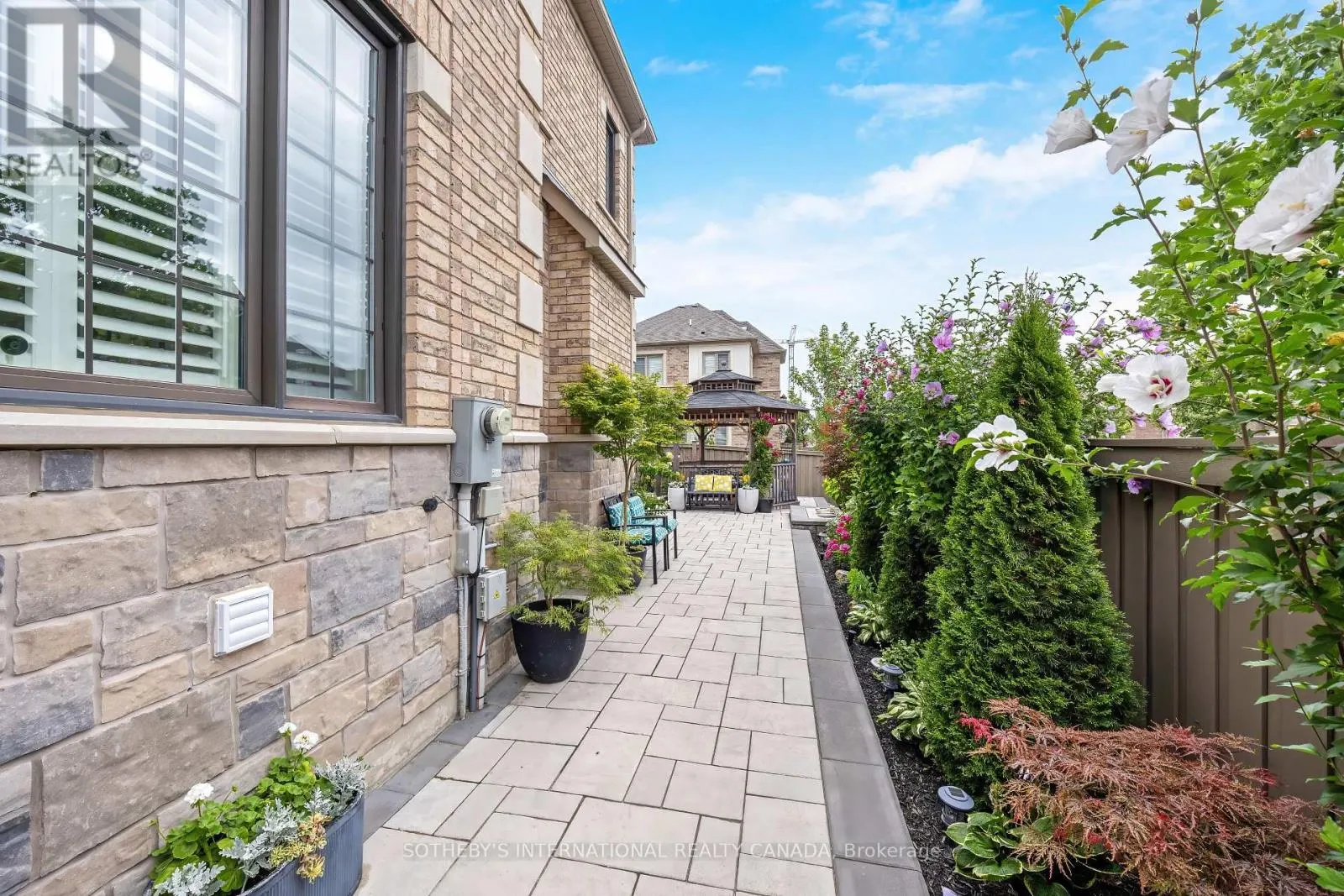 1150 RASPBERRY TERRACE