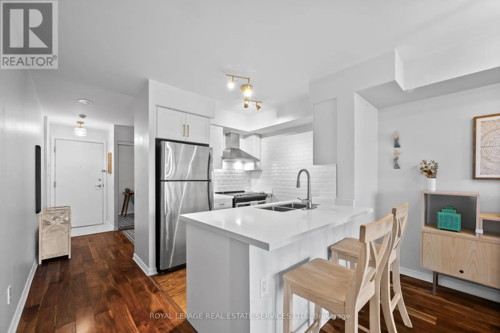 812 - 61 HEINTZMAN STREET