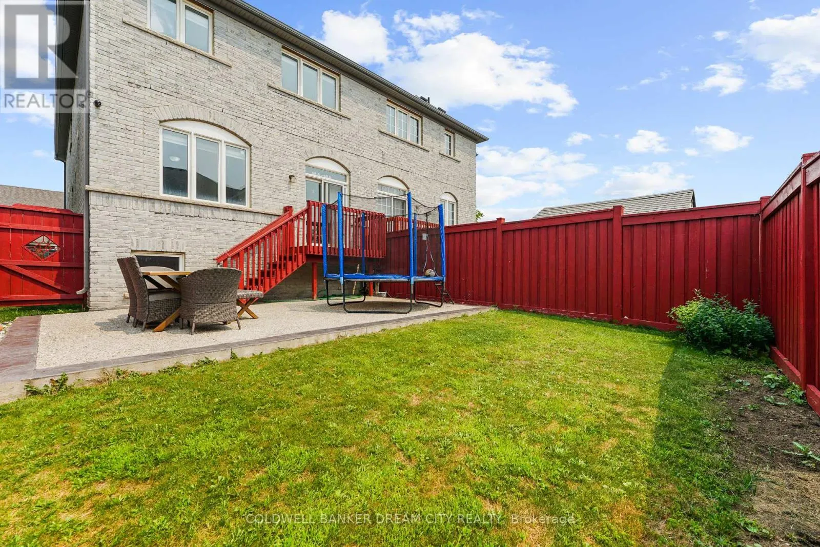4 AUTUMN ARBOUR ROAD