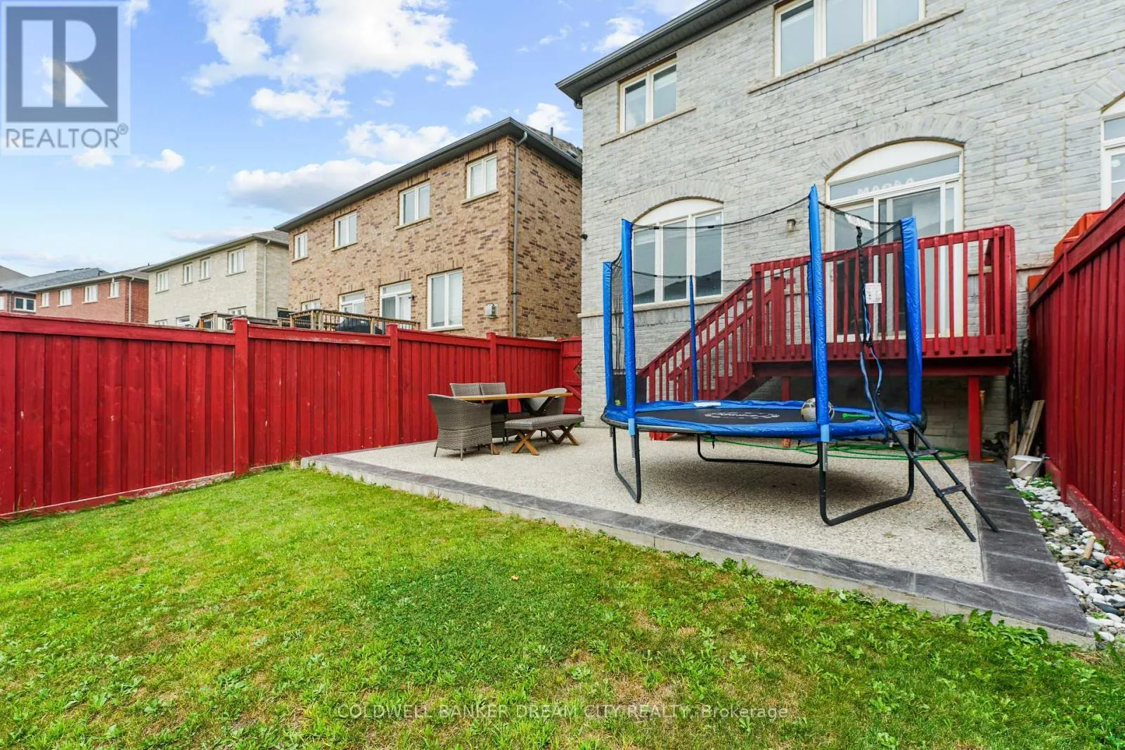 4 AUTUMN ARBOUR ROAD
